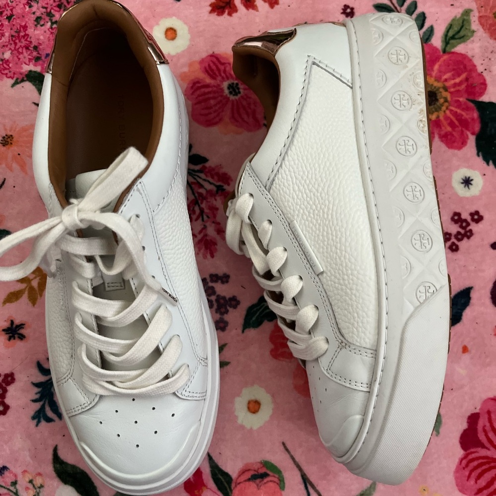 Tory Burch White Sneakers Minimalist Design 7.5